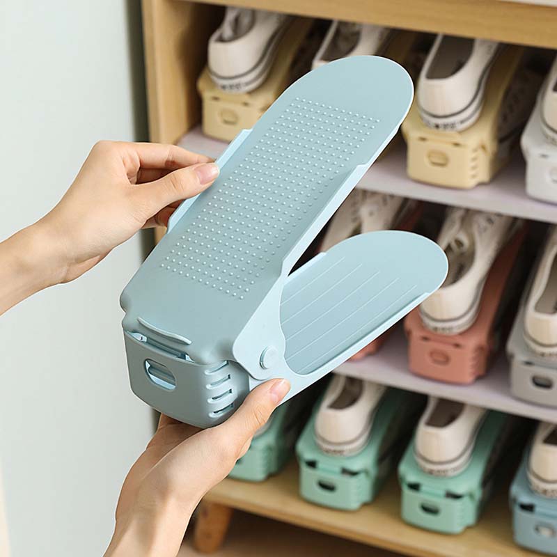 Adjustable double-layer shoe storage rack