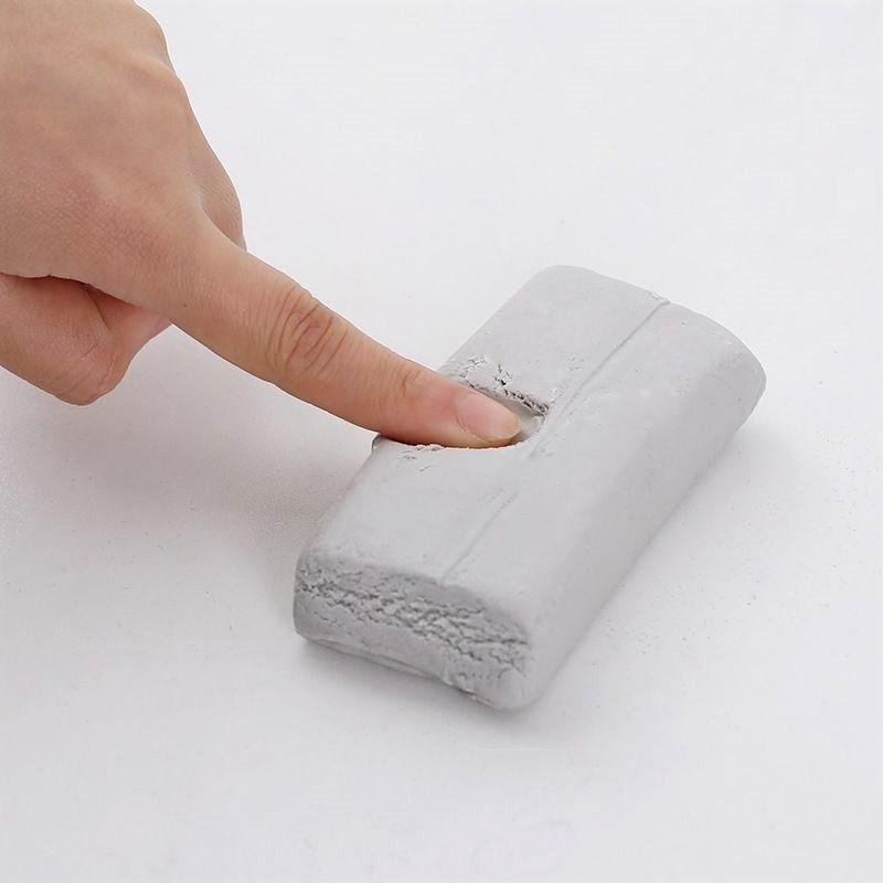 Mastic de cavité de trou de mur de ménage