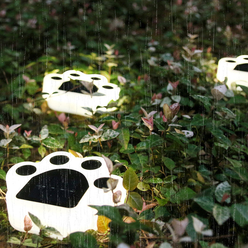 Solar bear paw lamp
